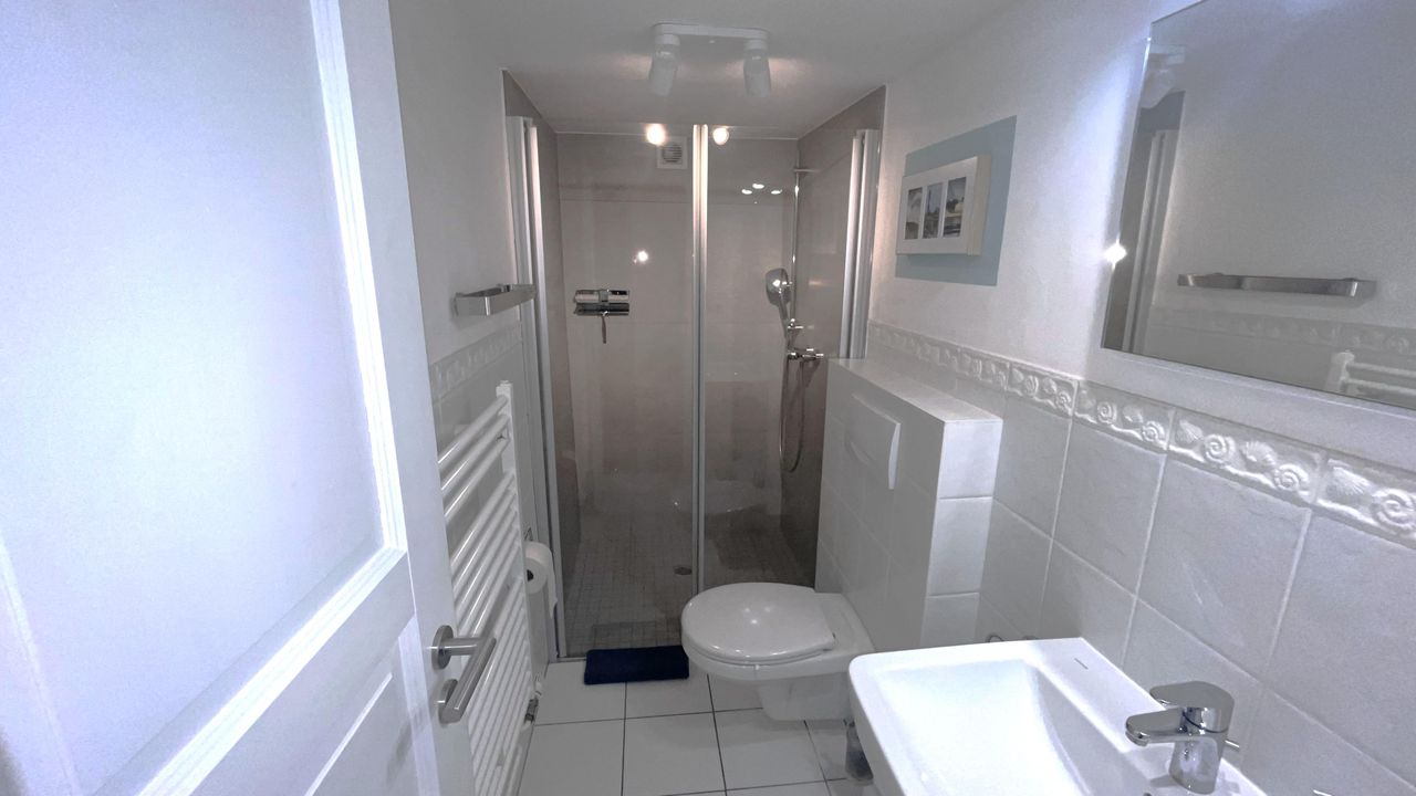 Helle, moderne Bäder mit bodengleicher Dusche Helle, moderne Bäder mit bodengleicher Dusche